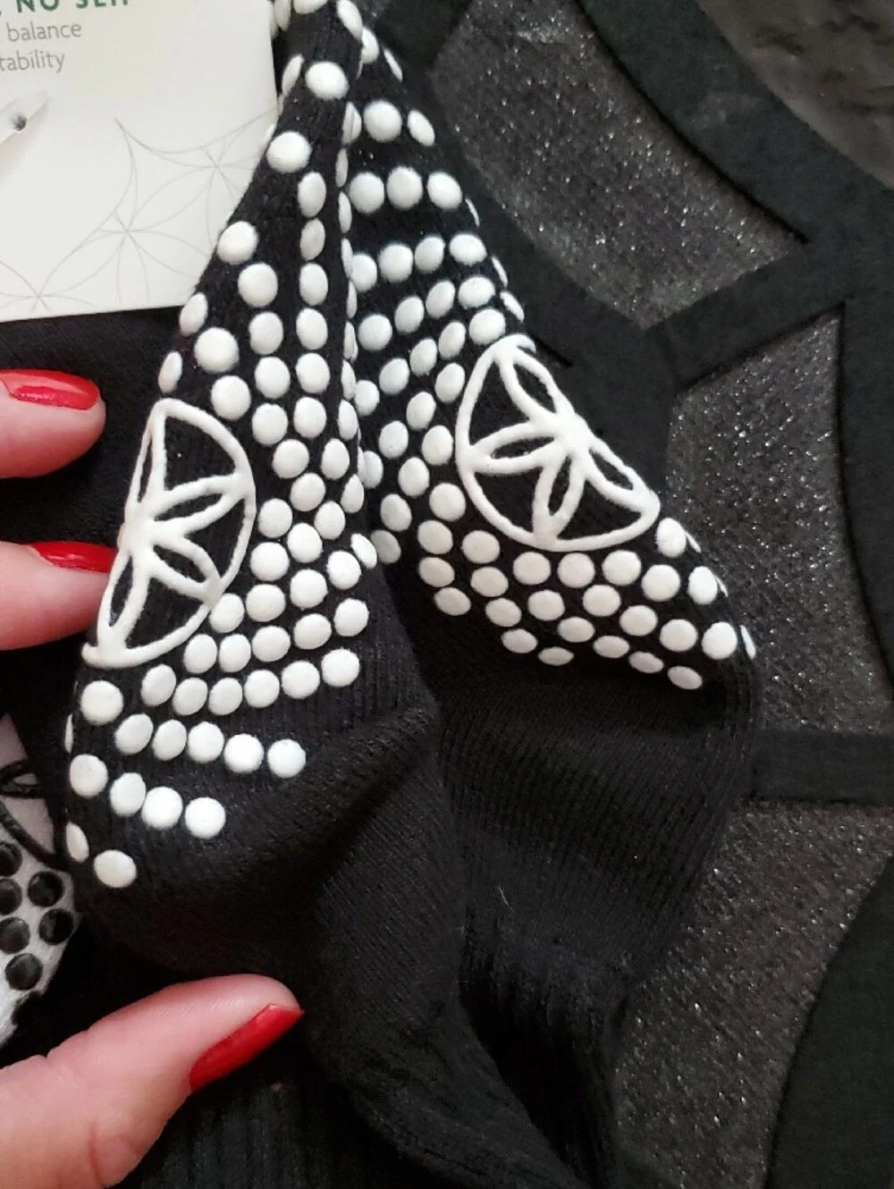 GAIAM Black & White Grippy Crew Socks - 2-Pack